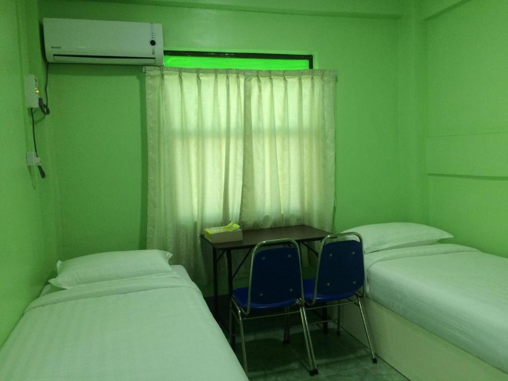 Nay Chi Linn Hotel Pathein Ngoại thất bức ảnh