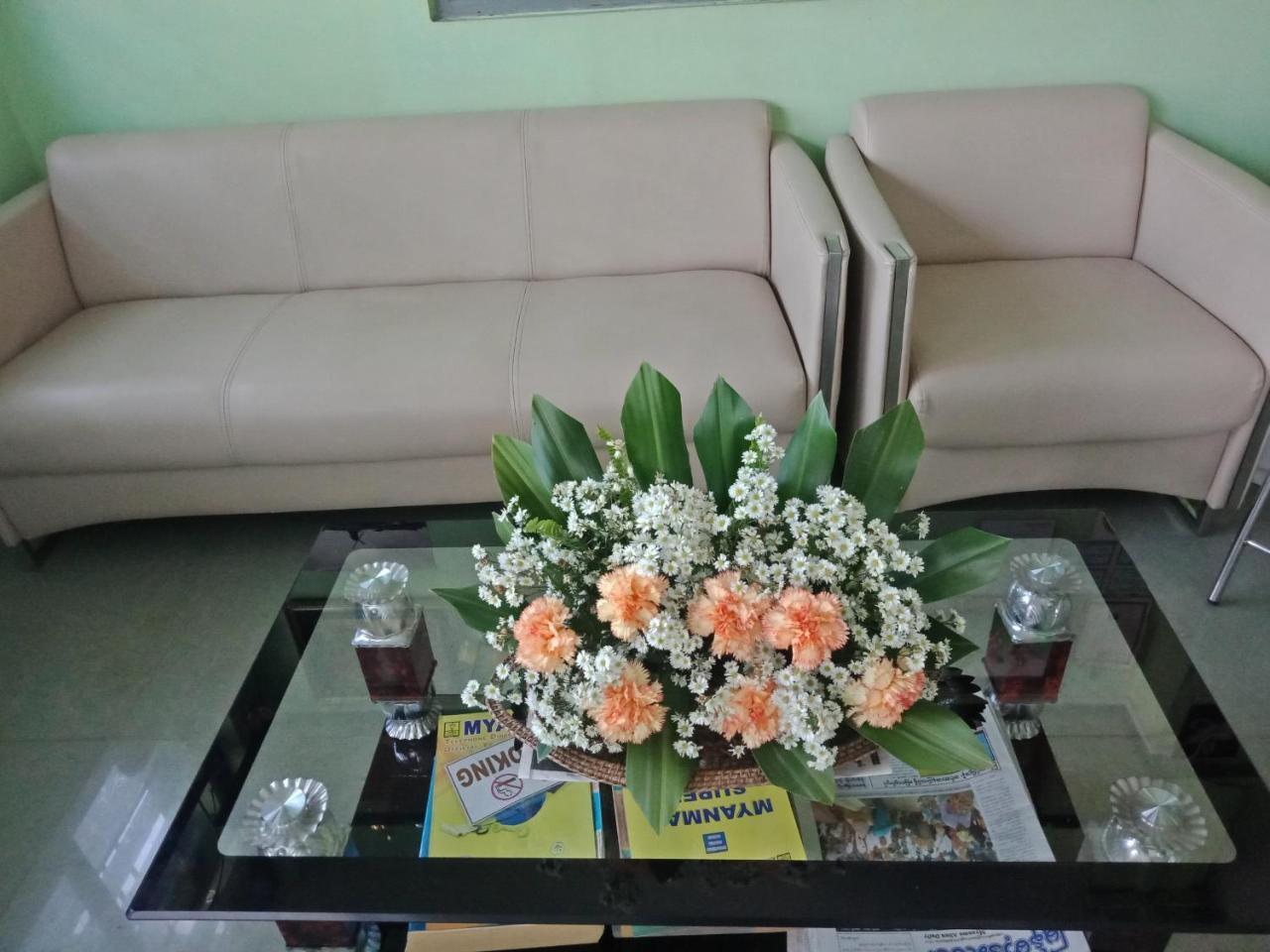 Nay Chi Linn Hotel Pathein Ngoại thất bức ảnh