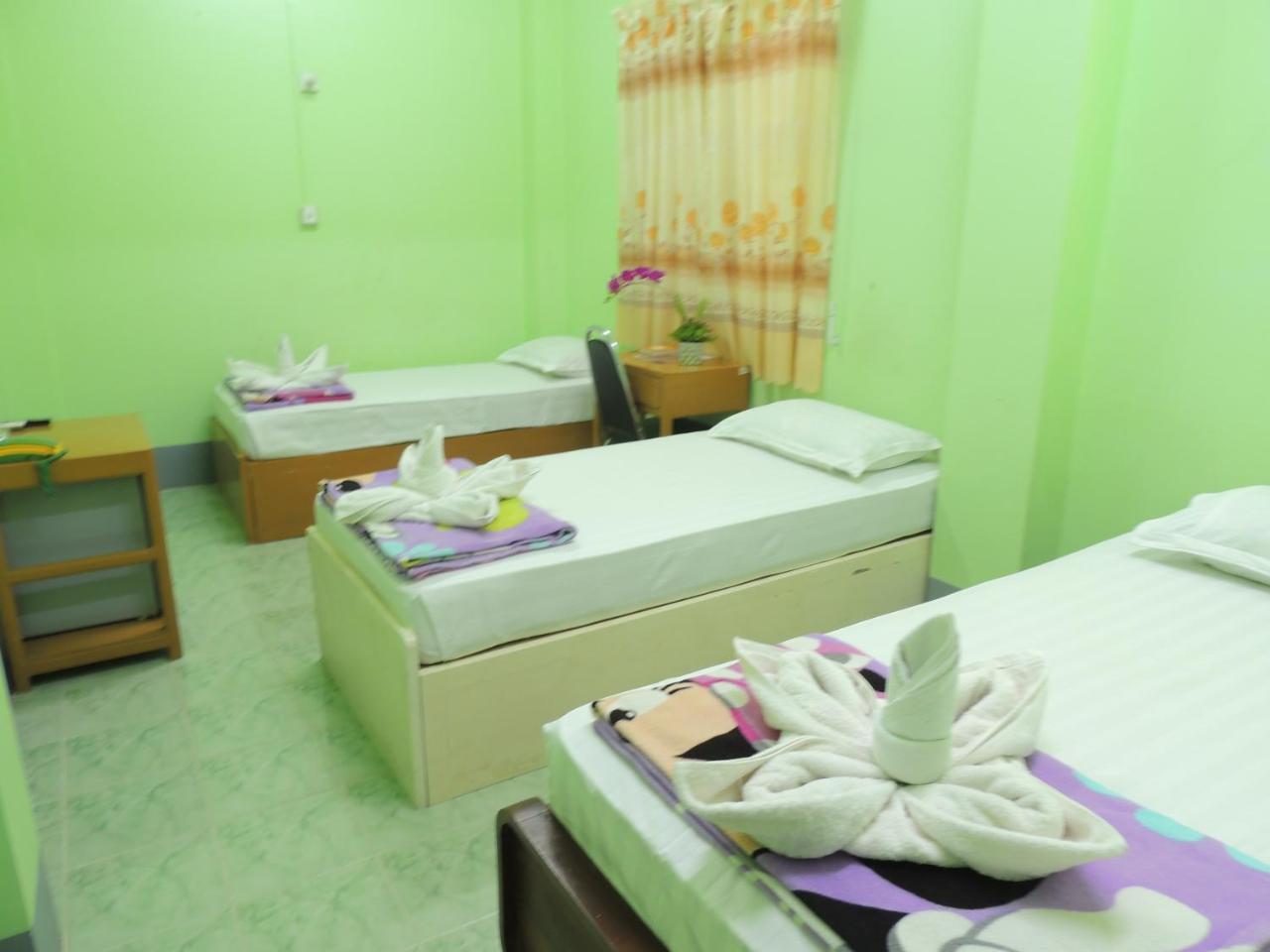 Nay Chi Linn Hotel Pathein Ngoại thất bức ảnh