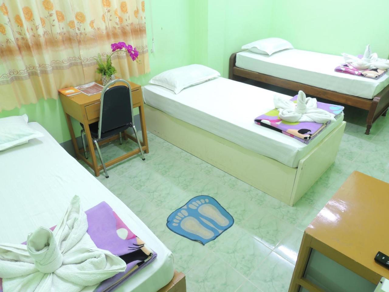 Nay Chi Linn Hotel Pathein Ngoại thất bức ảnh
